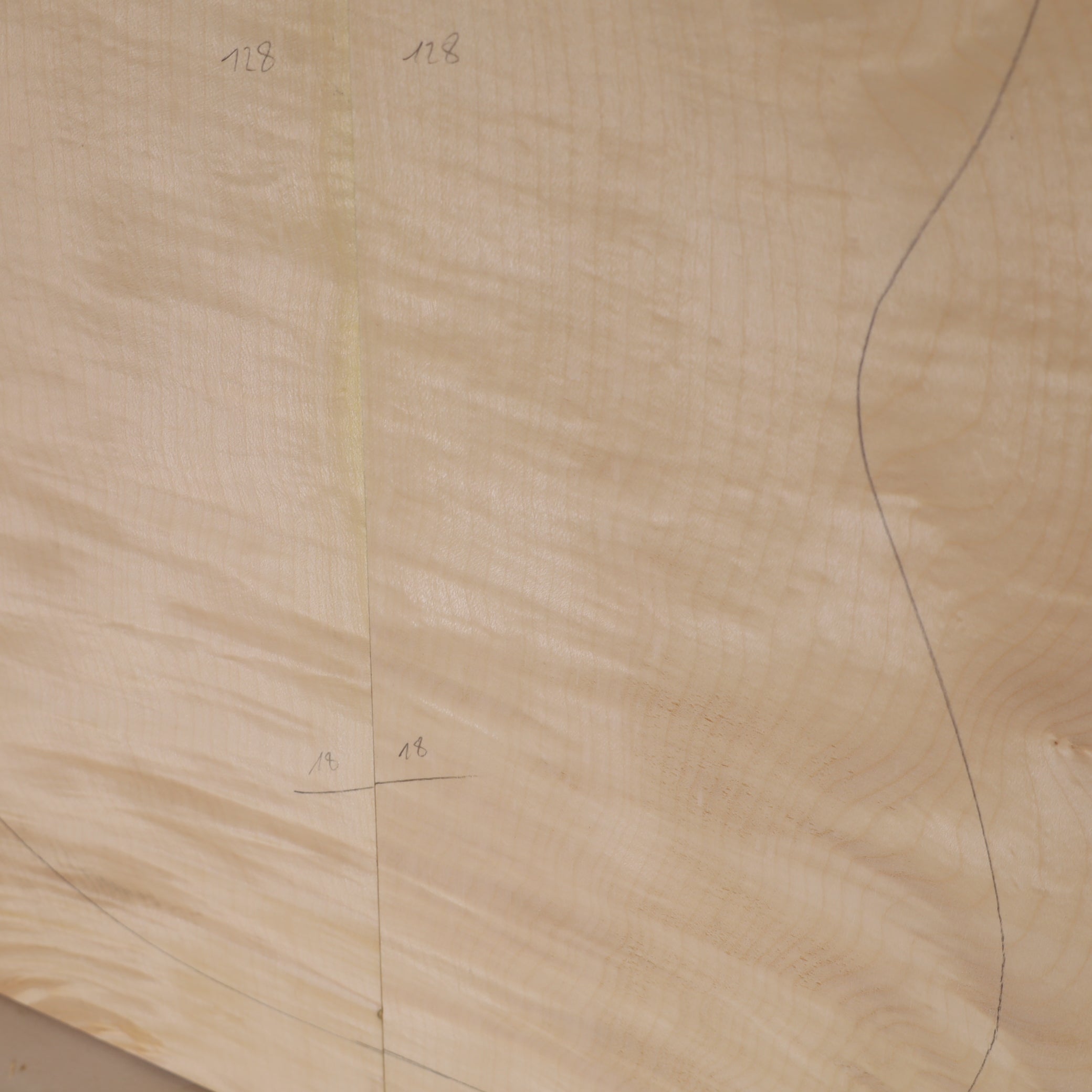 Maple Carved Top 2-piece for Electric Guitar AA (no. 1611)