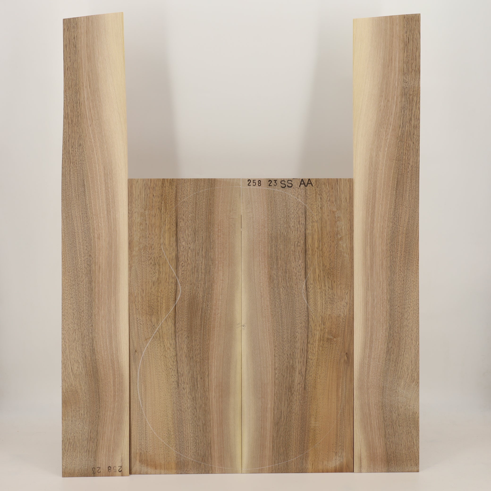 Nussbaum Set (Boden/Zargen) für Steelstring Gitarre AA (Nr. 2434)