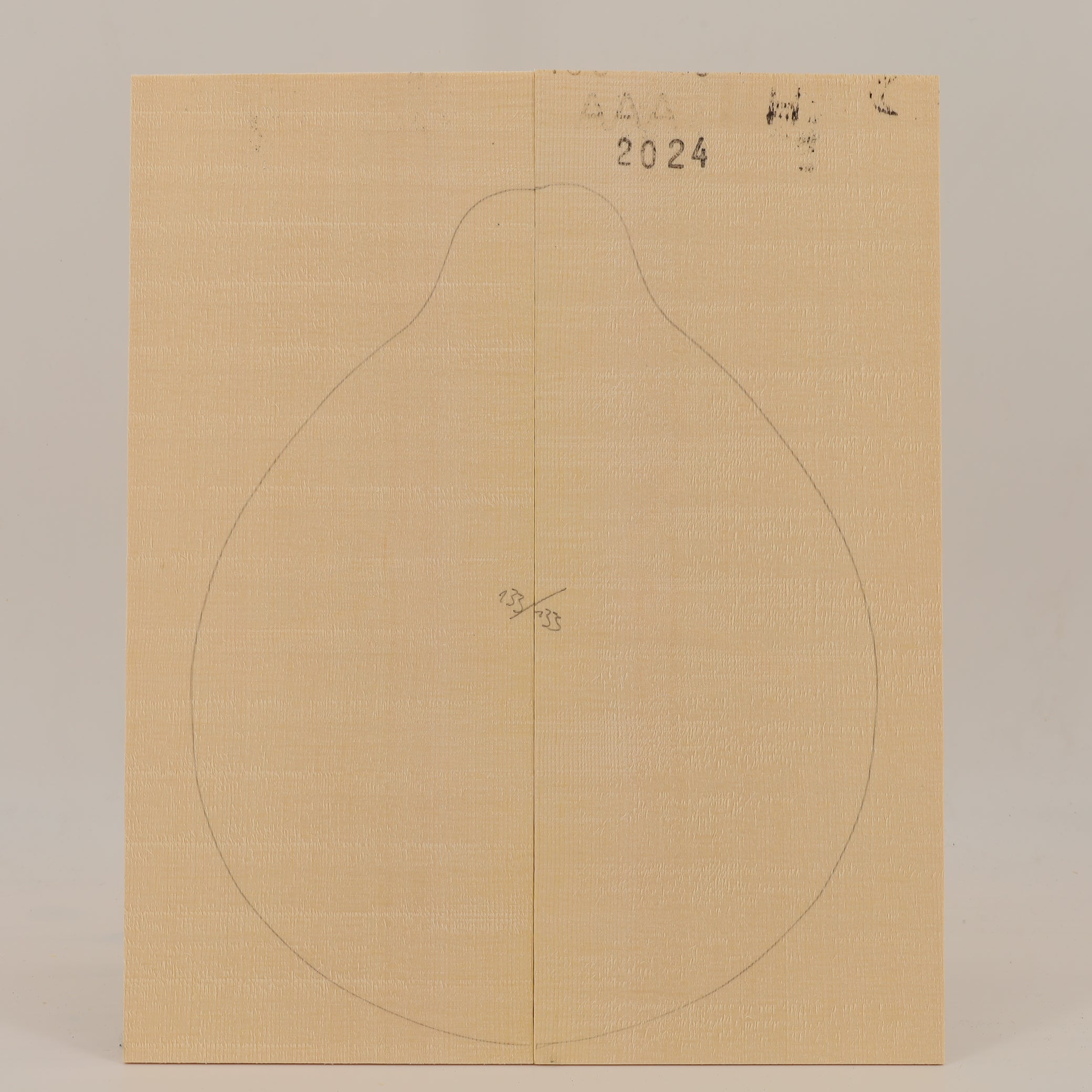 Spruce Top for Mandolin flat AAA (no. 2608)