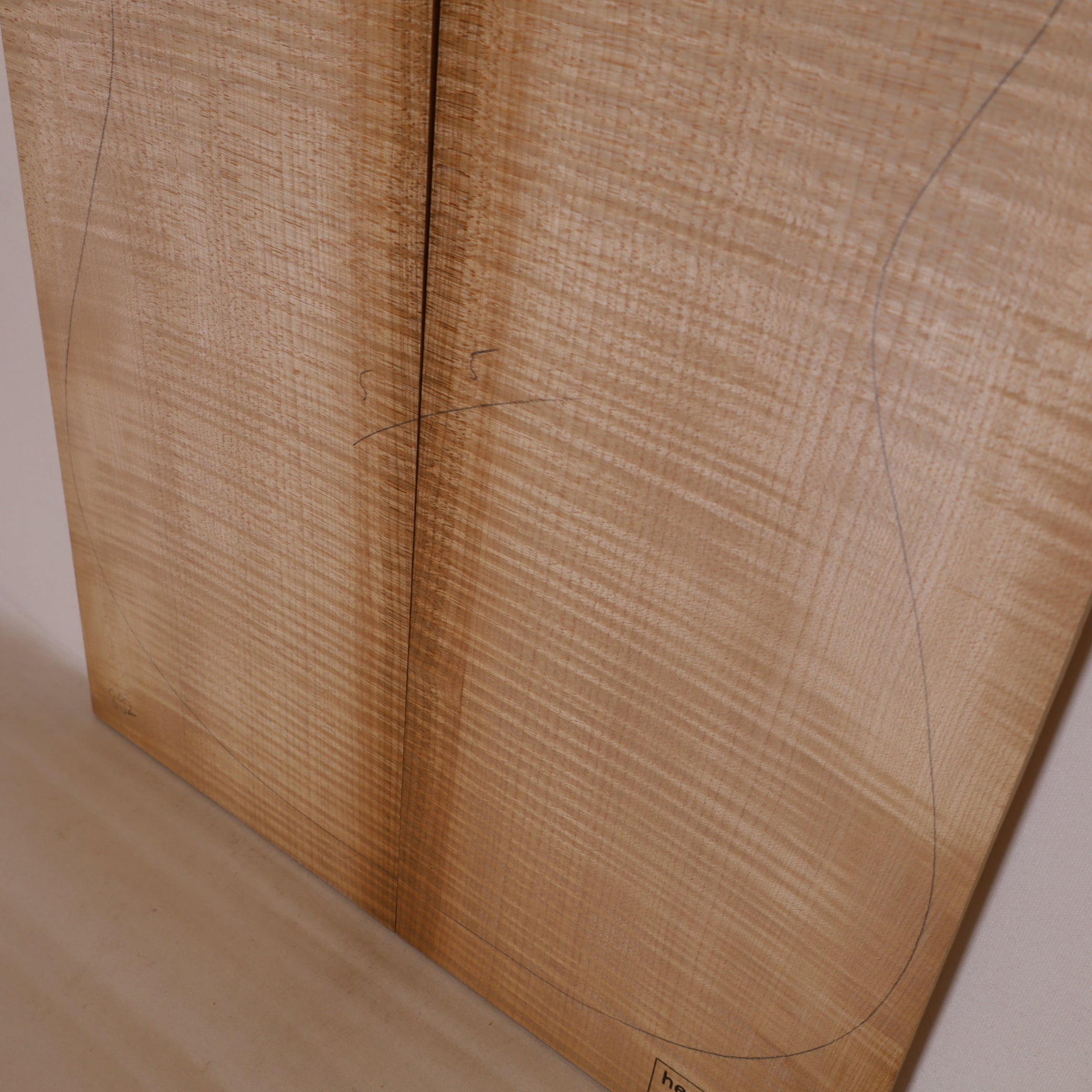 Thermo Maple Carved Top 2-piece for Electric Guitar II (no. 892)