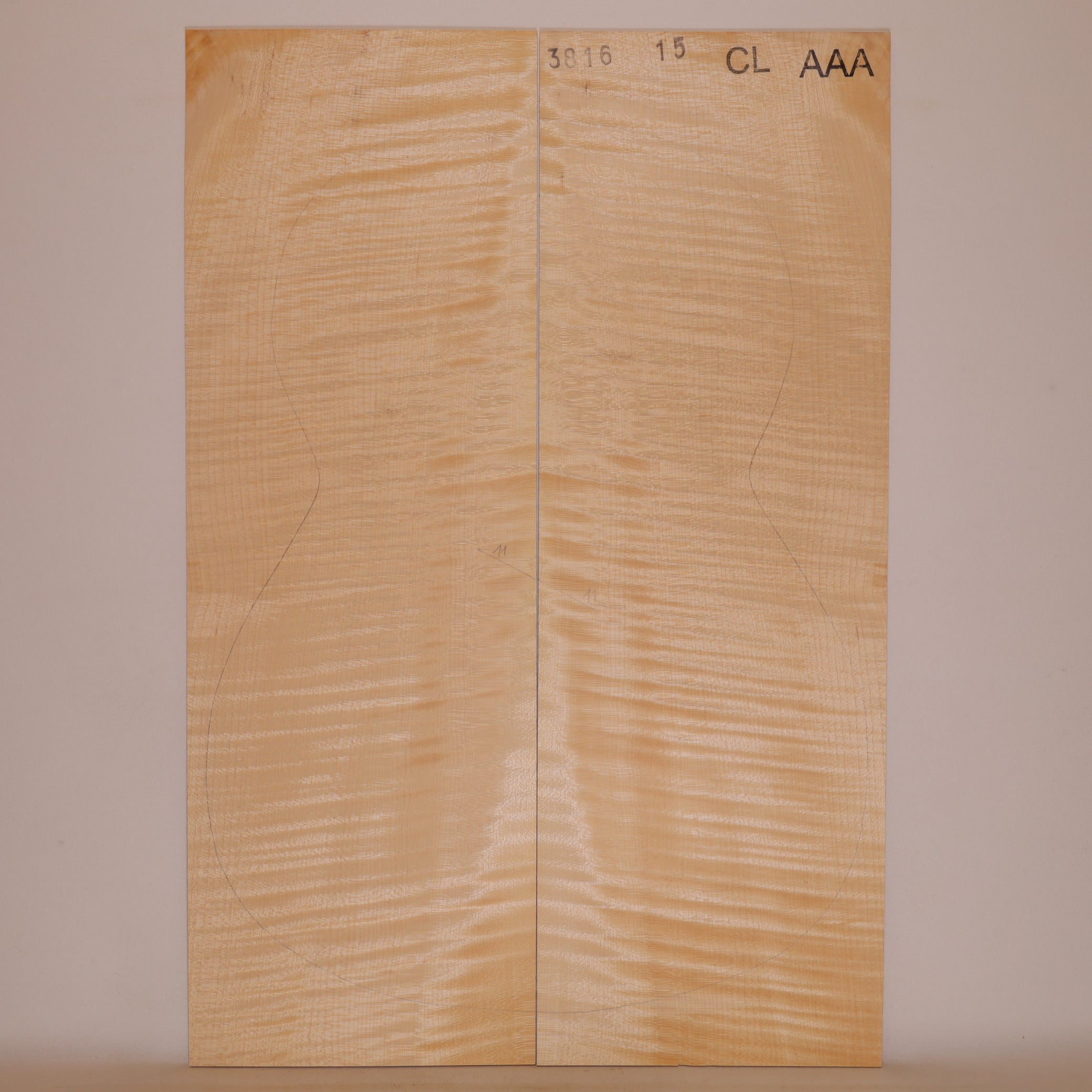 Maple Back for Classical Guitar AAA (no. 879)