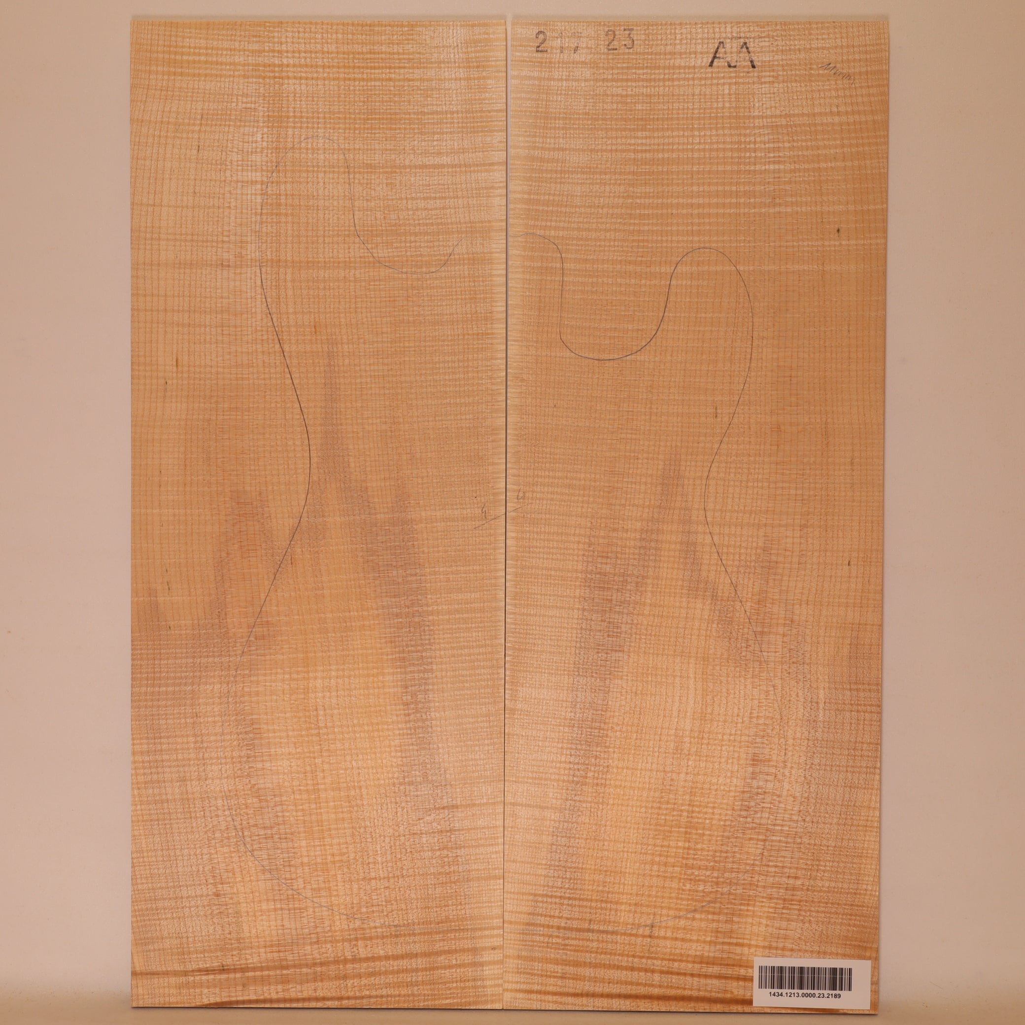 Maple Carved Top 2-piece for Electric Guitar AA (no. 2189)