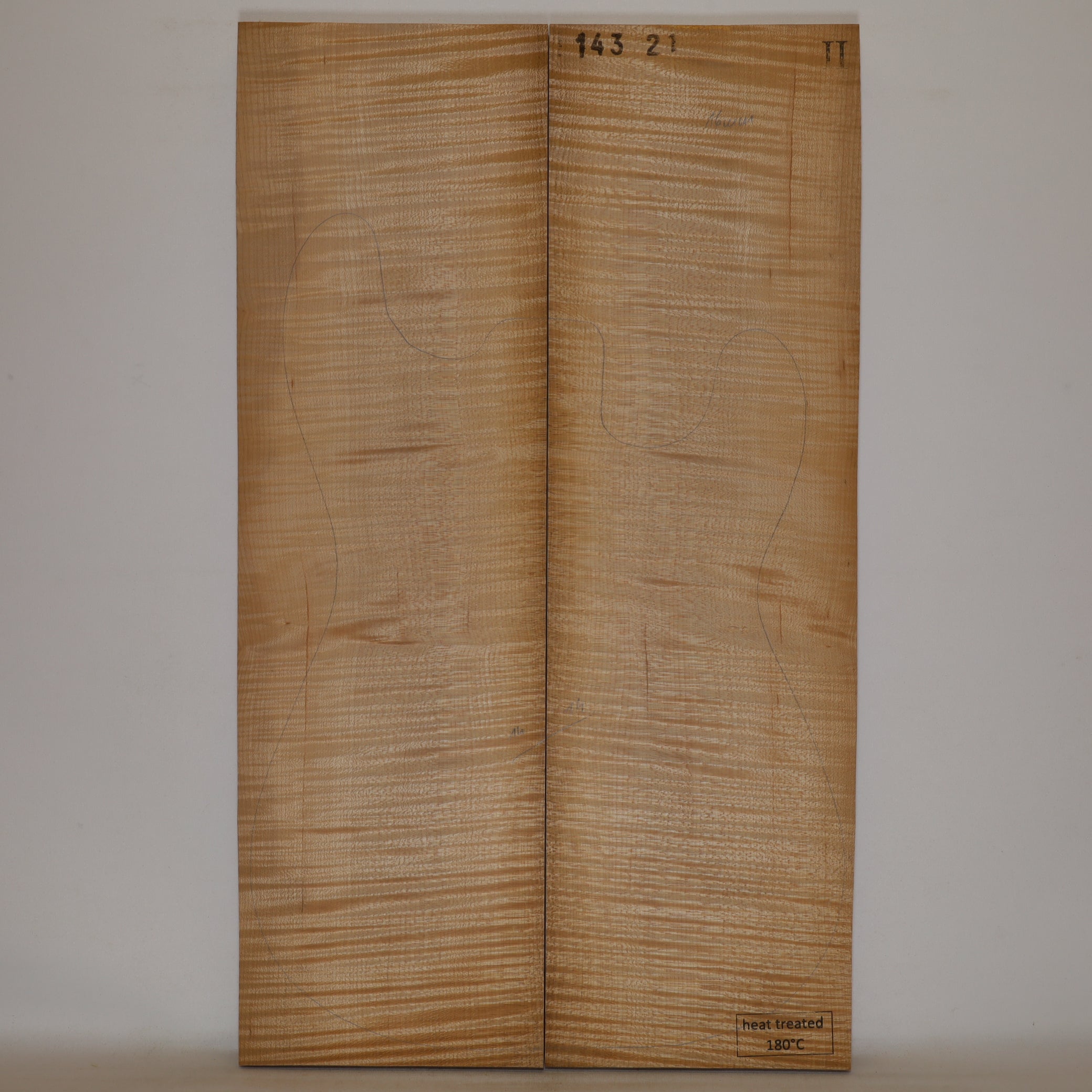 Thermo Maple Carved Top 2-piece for Electric Guitar II (no. 894)