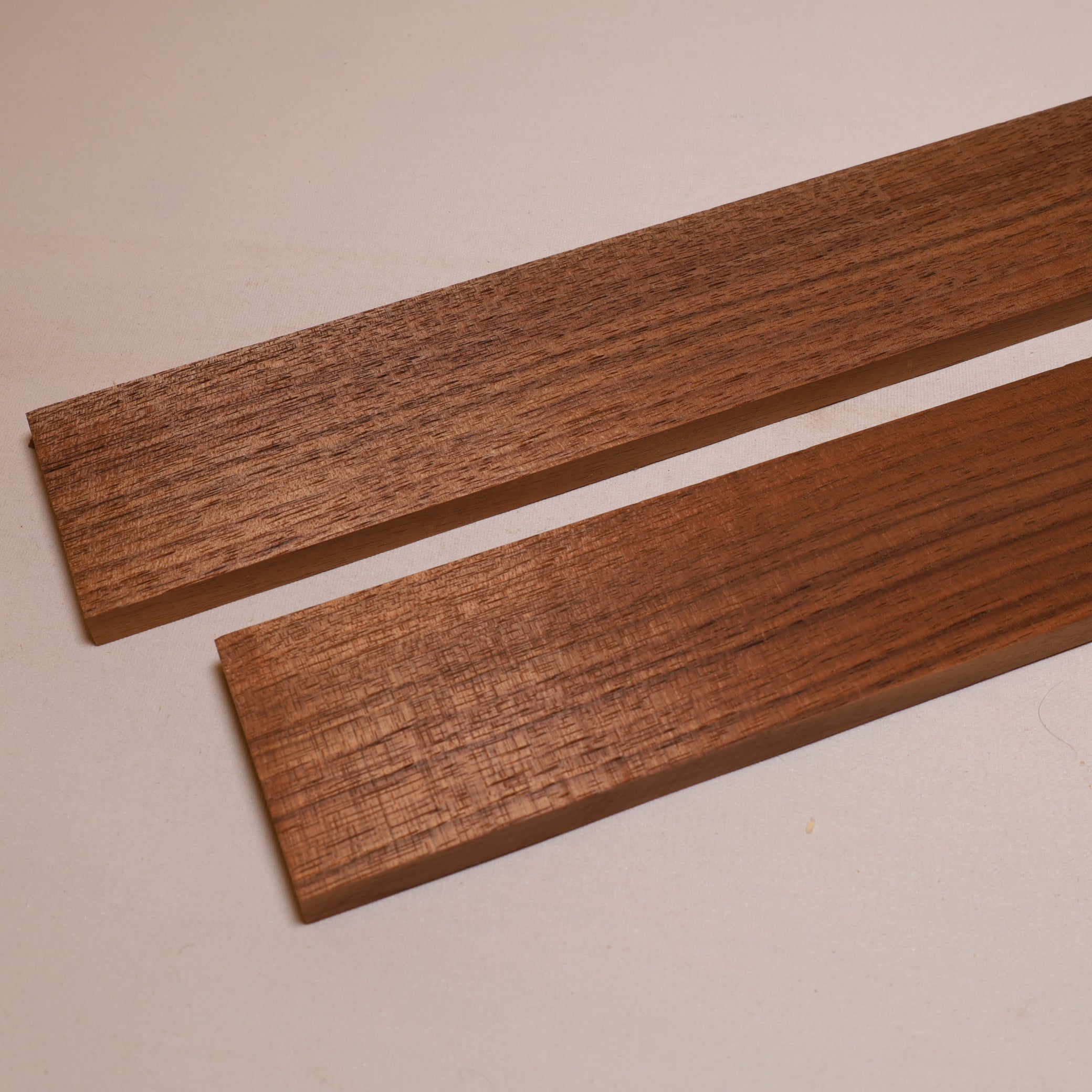 Black Walnut Fingerboard Guitar 1. Quality