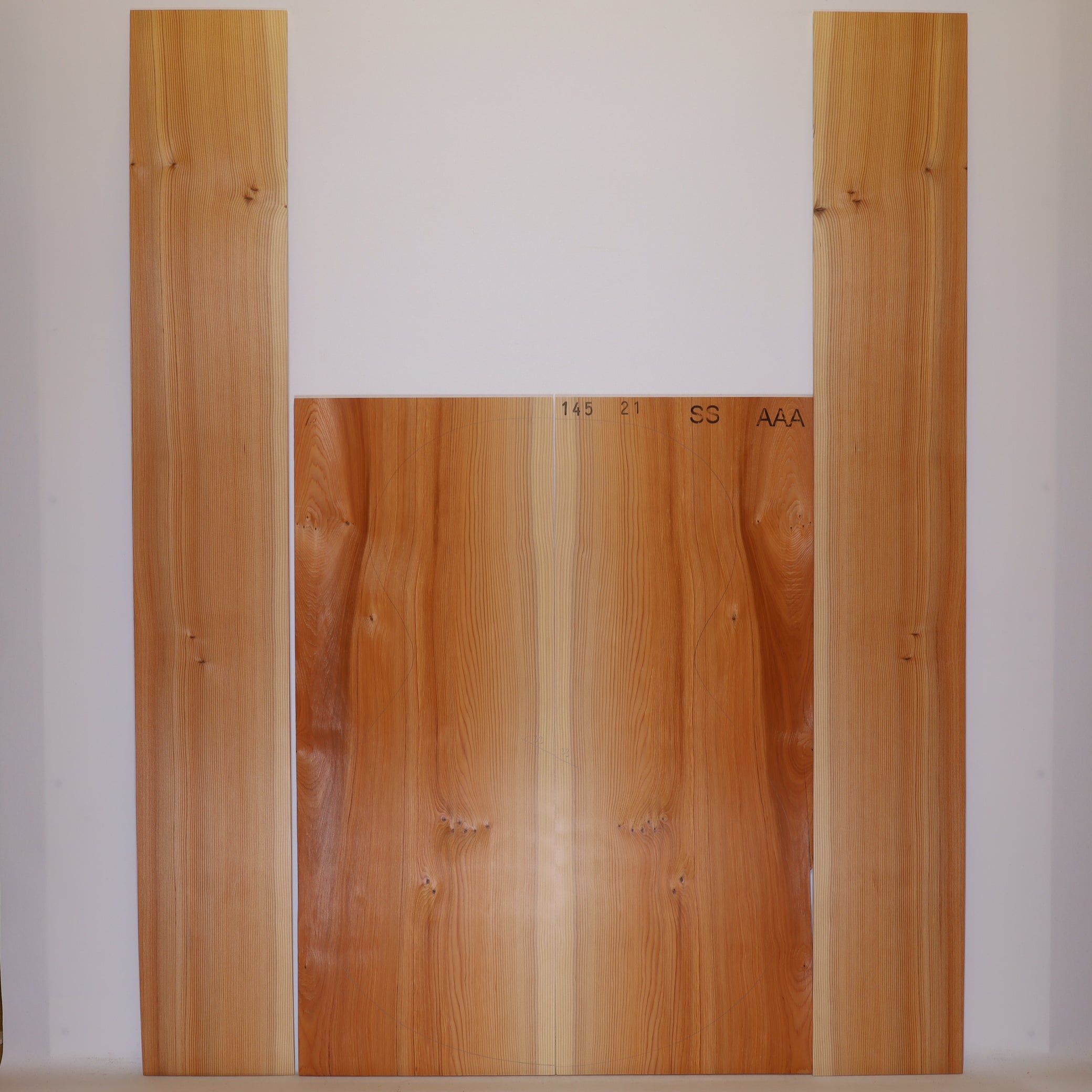 Yew Set (Back/Sides) for Steelstring Guitar AAA (no. 376)