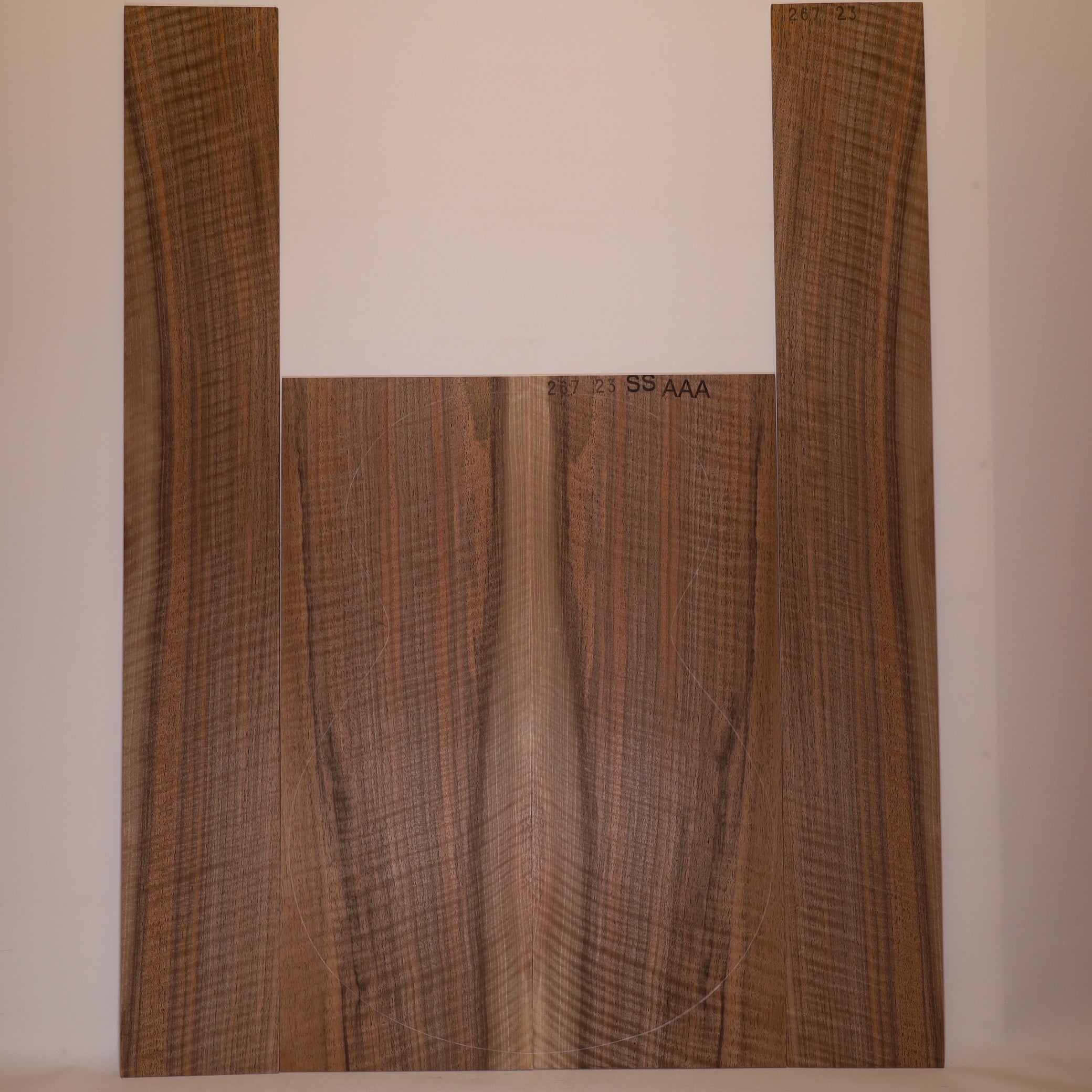 Nussbaum Set (Boden/Zargen) für Steelstring Gitarre AAA (Nr. 2058)