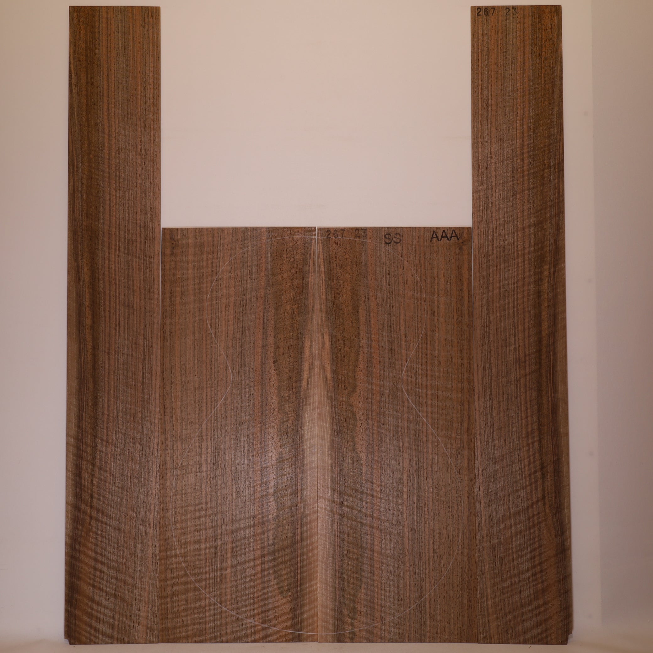 Nussbaum Set (Boden/Zargen) für Steelstring Gitarre AAA (Nr. 2061)