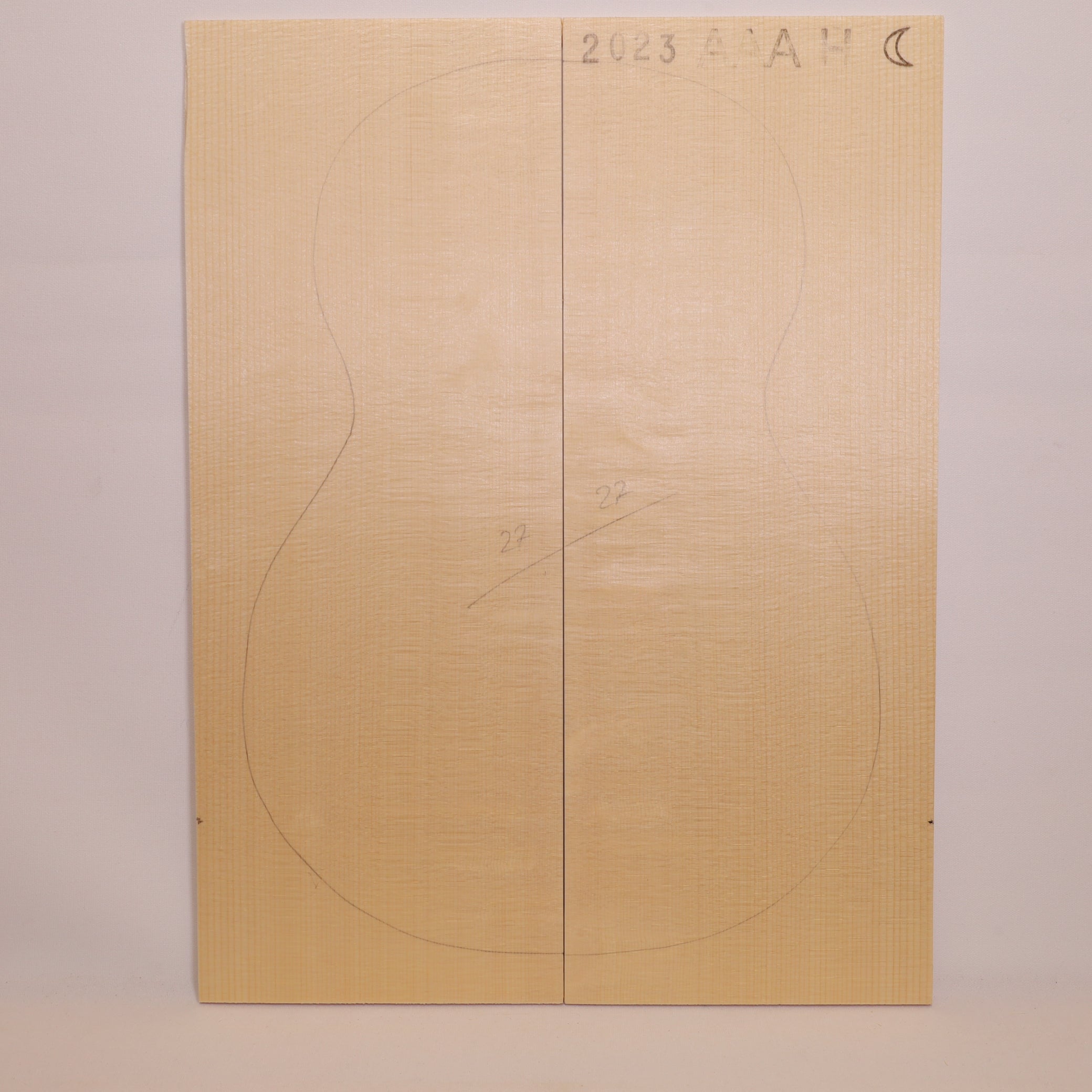 Spruce Top for Ukulele (Baritone) AAA (no. 99)