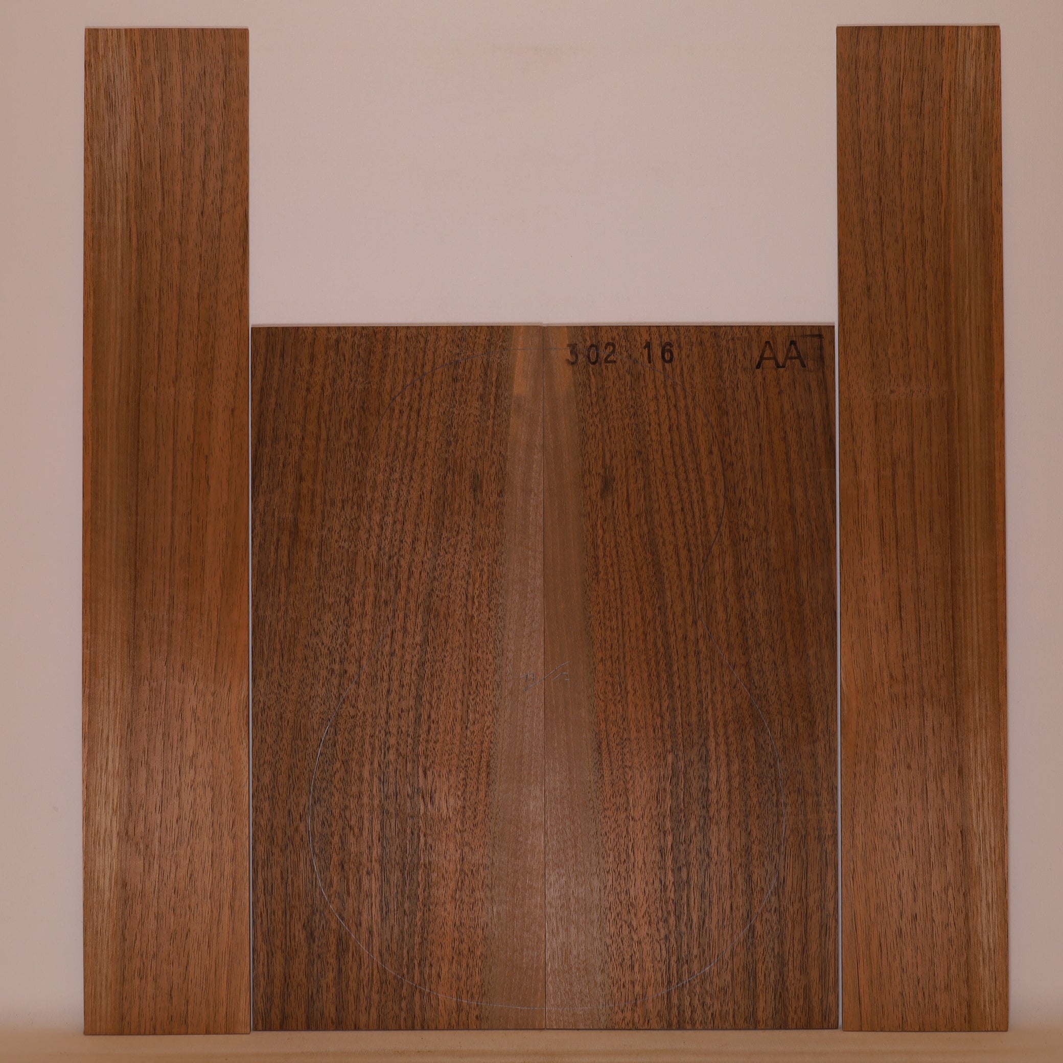 Walnut Set (Back/Sides) for Ukulele AA (no. 680)