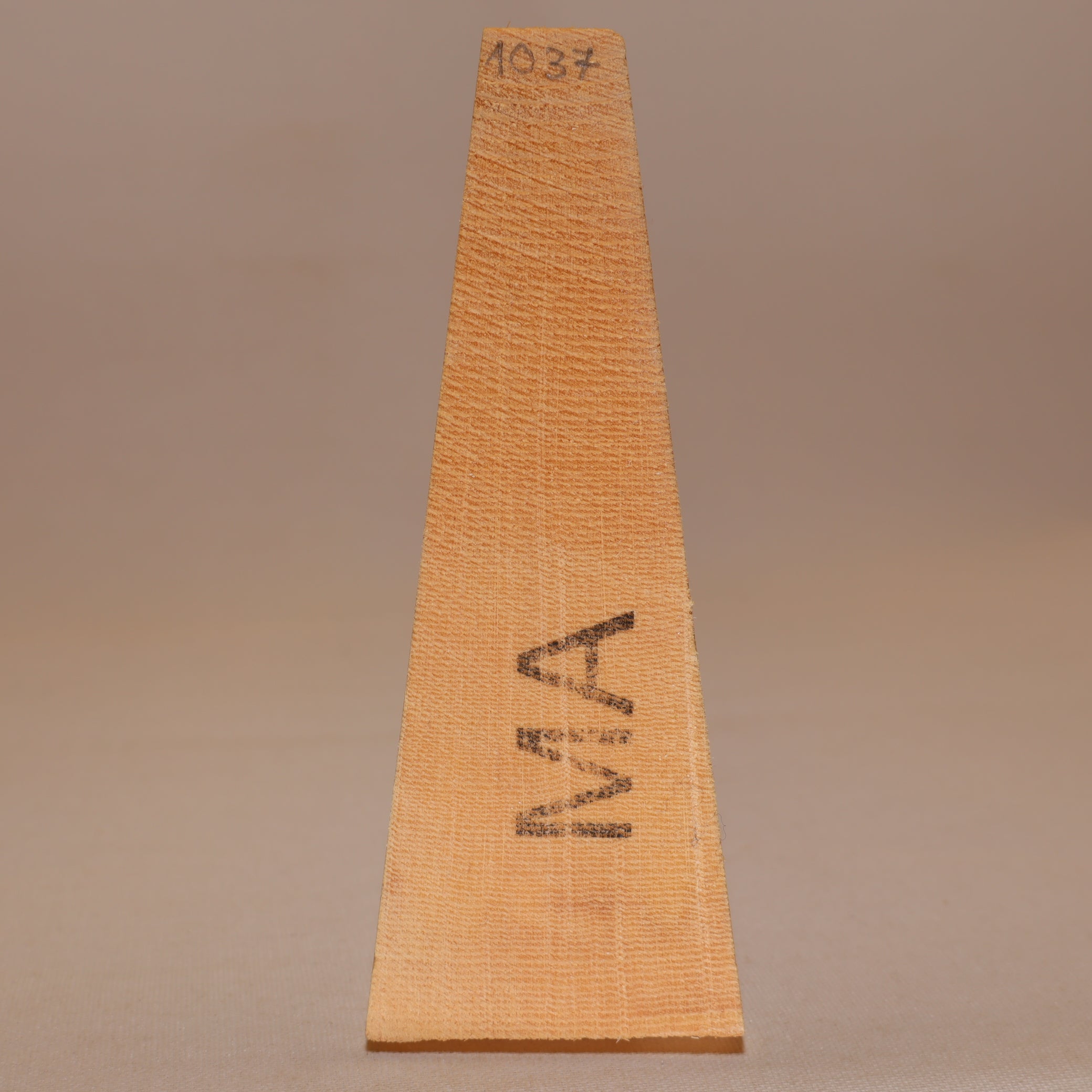 Spruce Top for Violin MA (no. 1037)