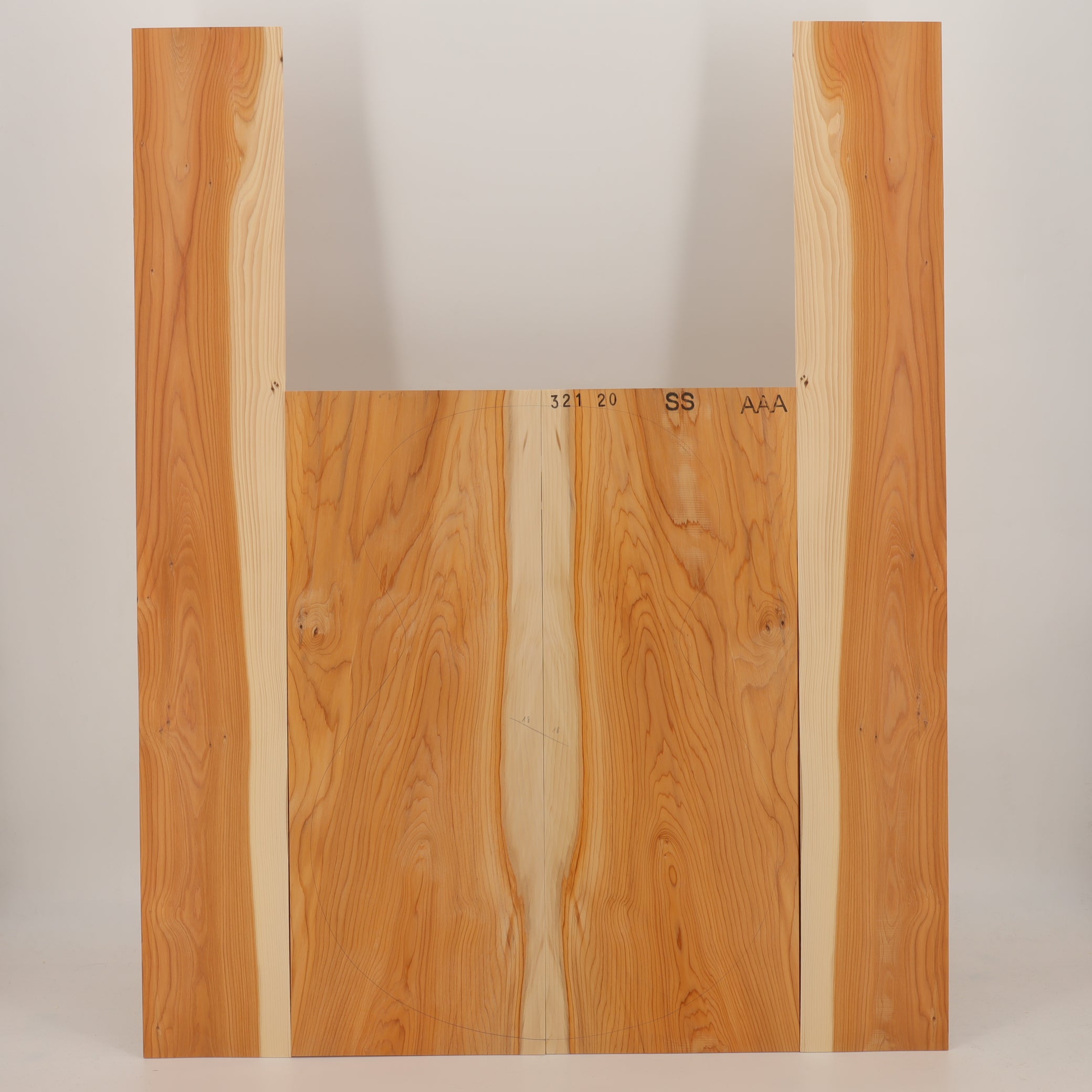 Yew Set (Back/Sides) for Steelstring Guitar AAA (no. 2390)