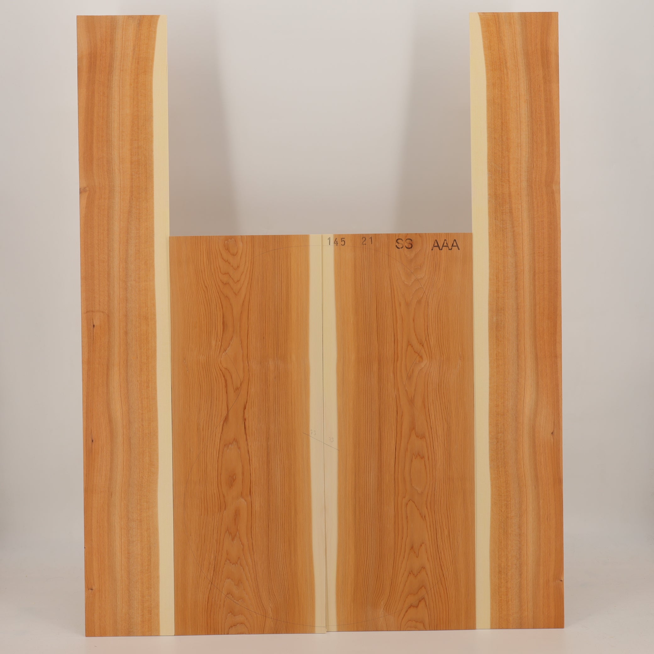 Yew Set (Back/Sides) for Steelstring Guitar AAA (no. 2392)