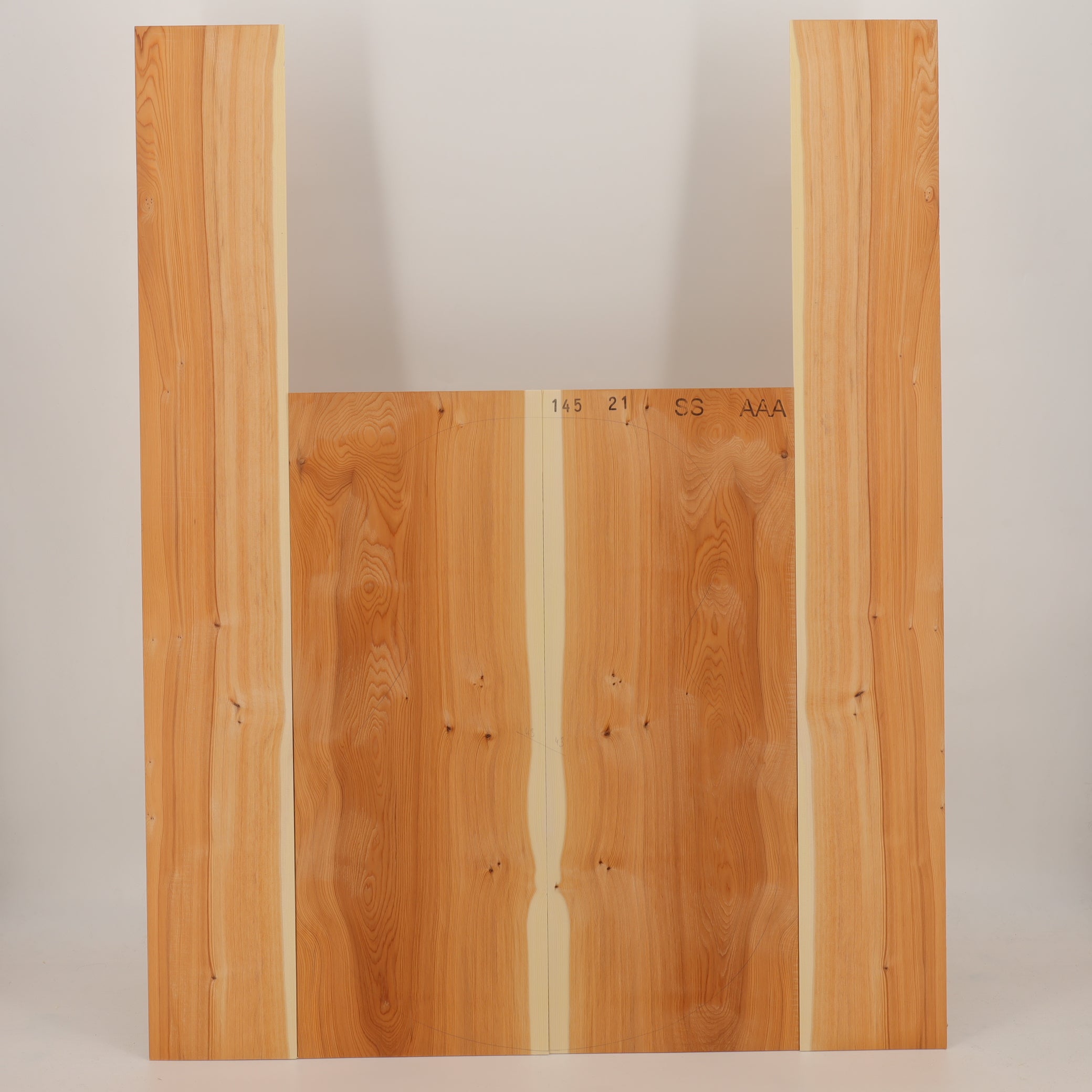 Yew Set (Back/Sides) for Steelstring Guitar AAA (no. 2393)