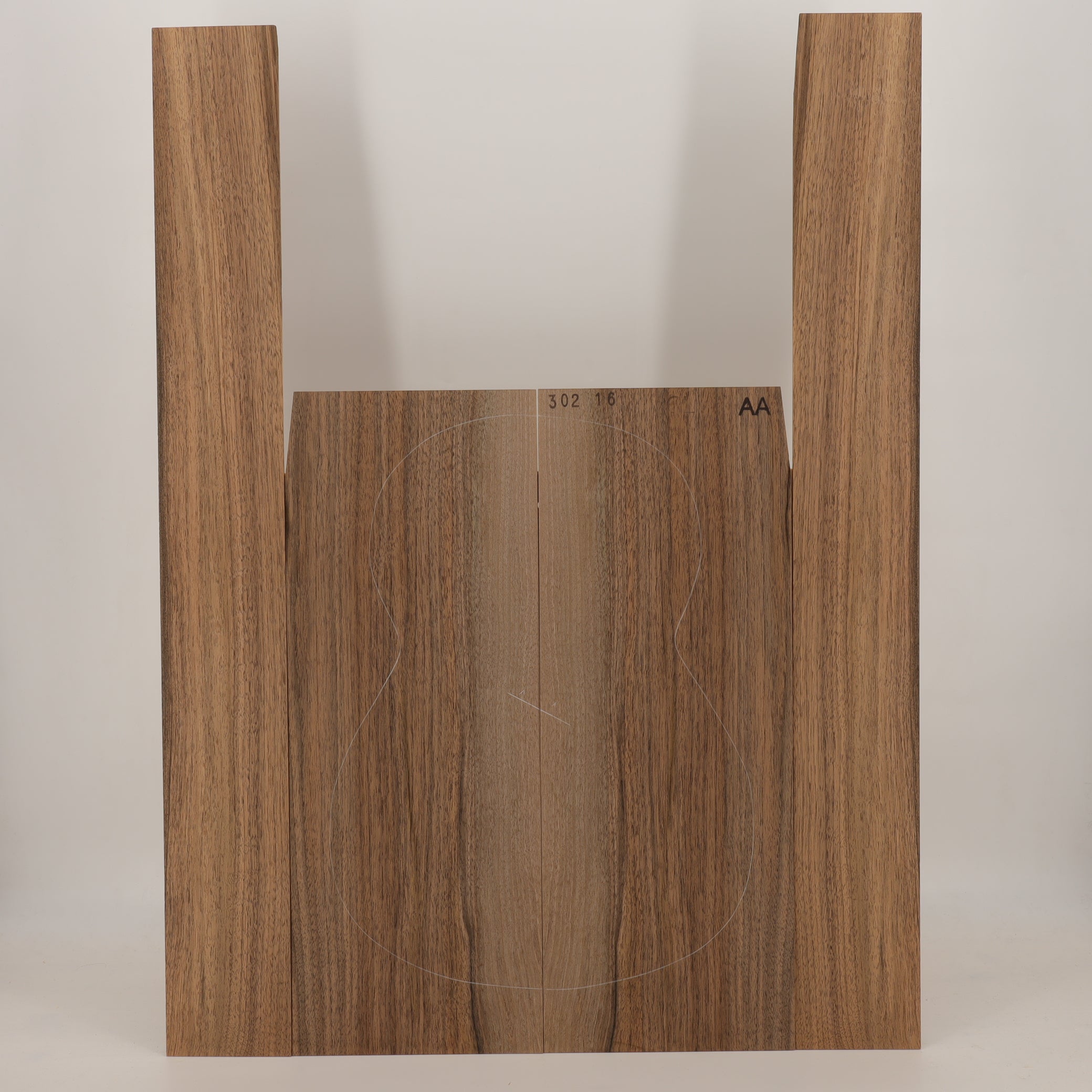 Walnut Set (Back/Sides) for Classical Guitar AA (no. 2405)