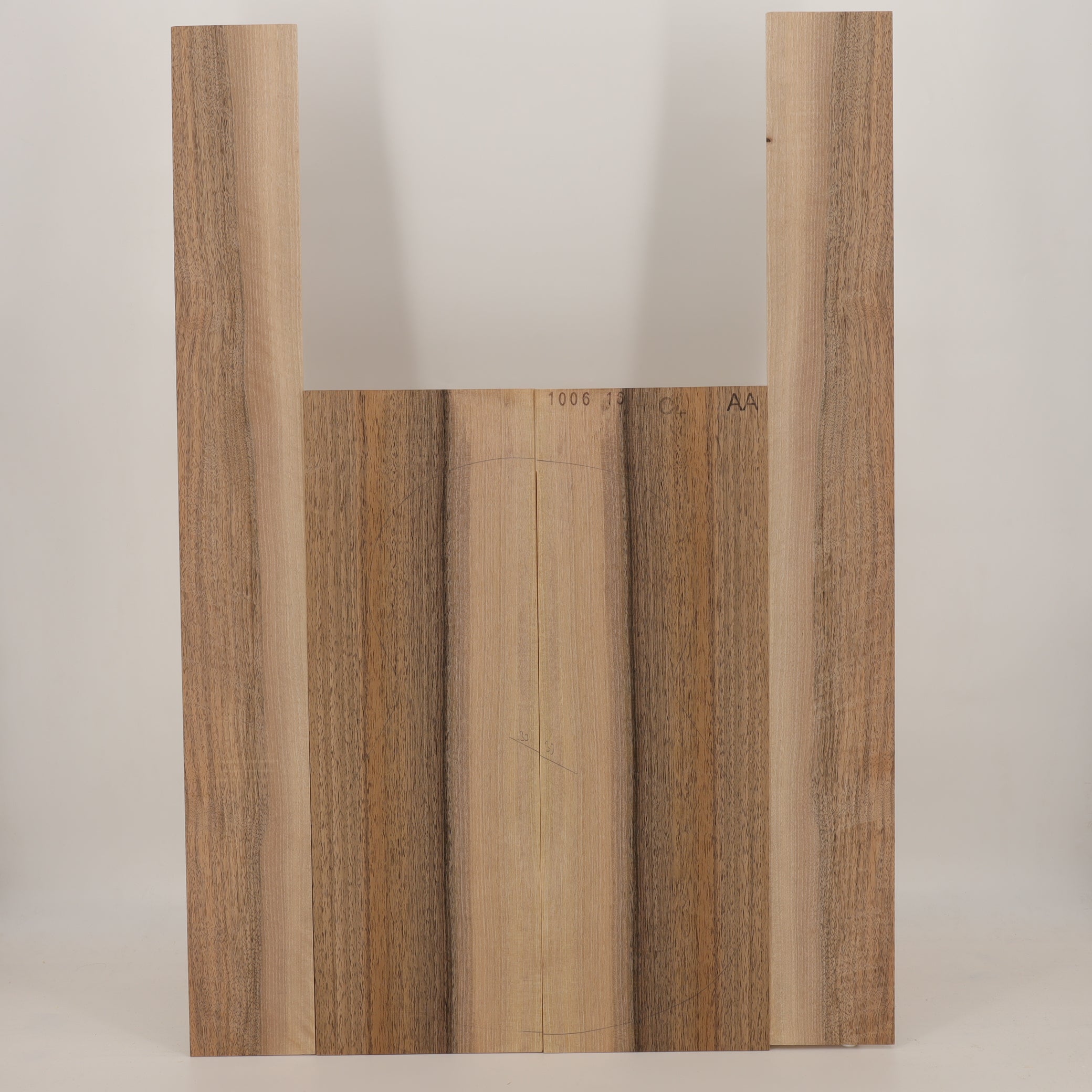 Walnut Set (Back/Sides) for Classical Guitar AA (no. 2407)