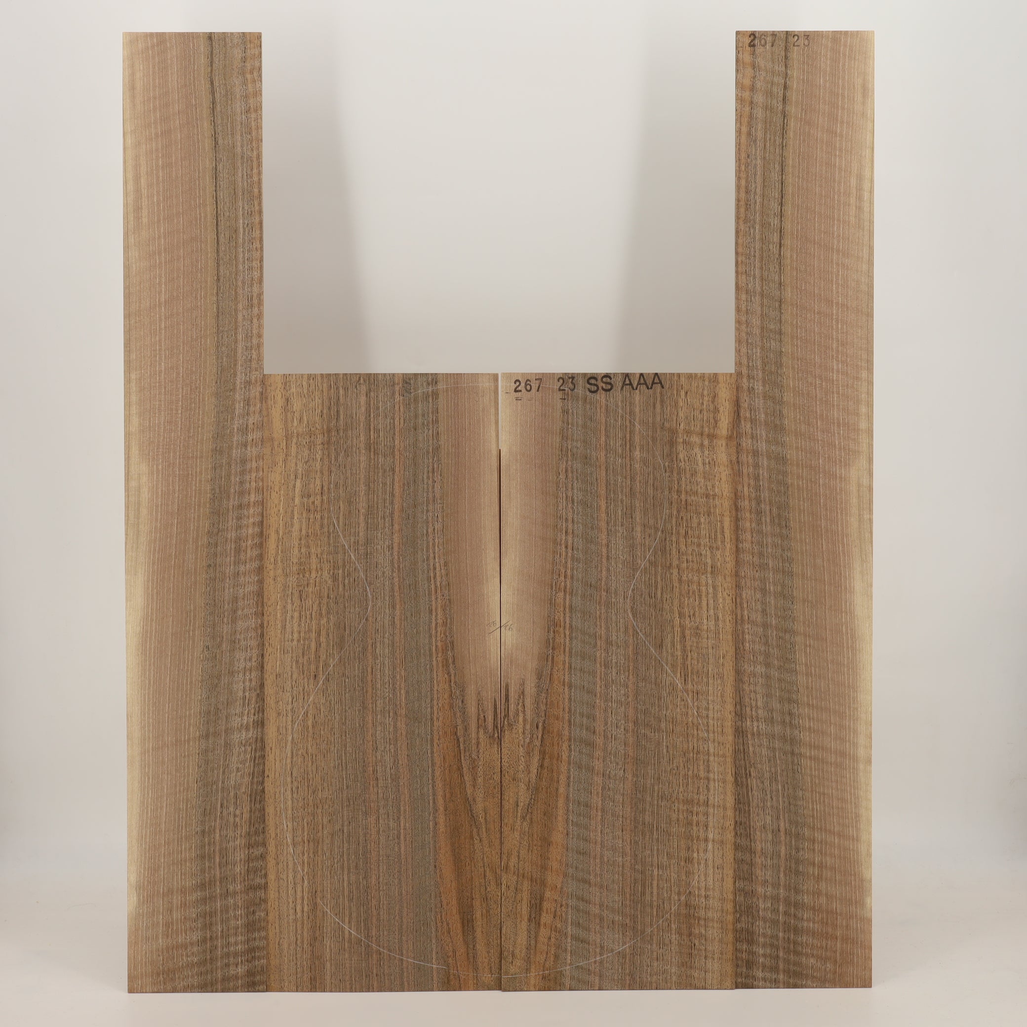 Nussbaum Set (Boden/Zargen) für Steelstring Gitarre AAA (Nr. 2438)