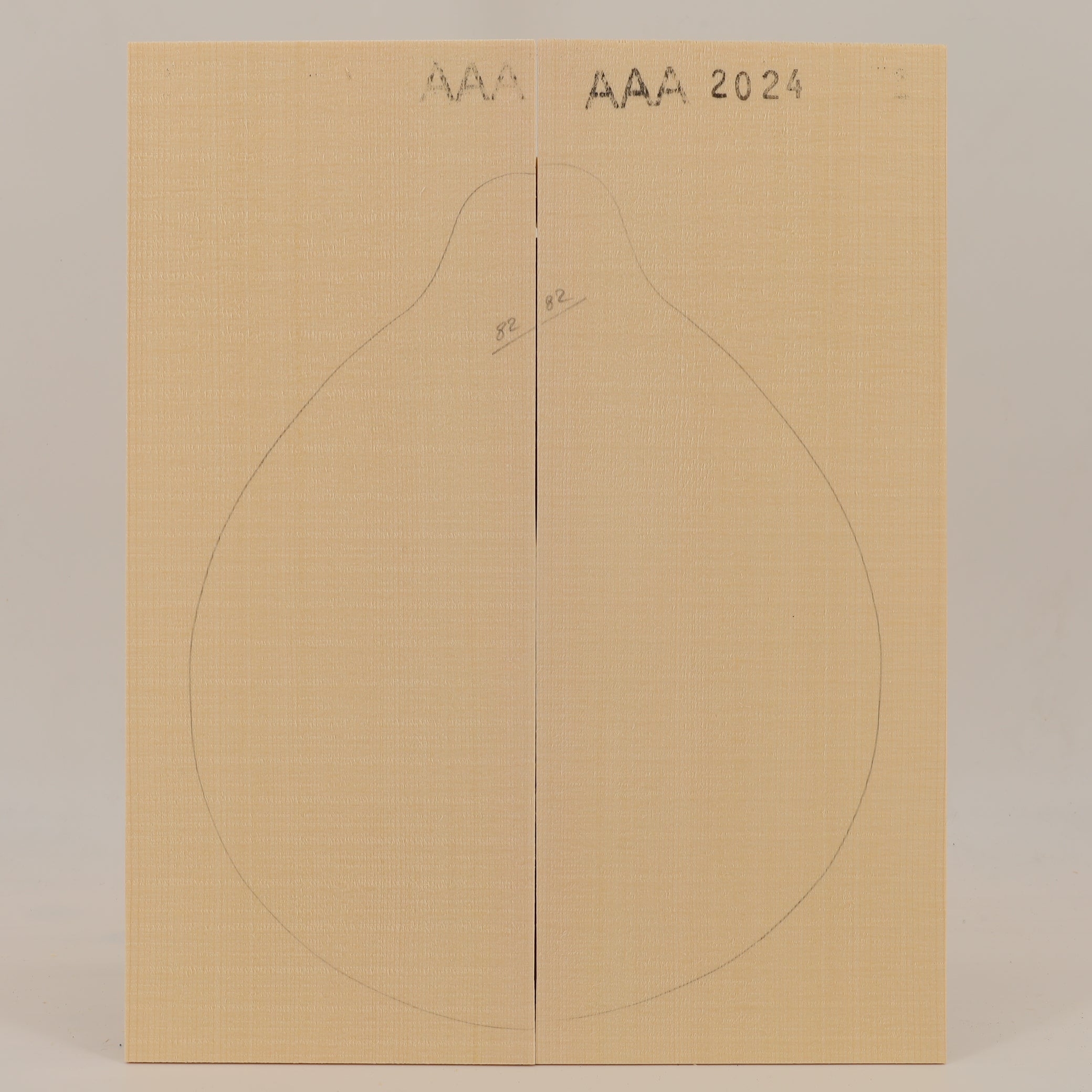 Spruce Top for Mandolin flat AAA (no. 2613)