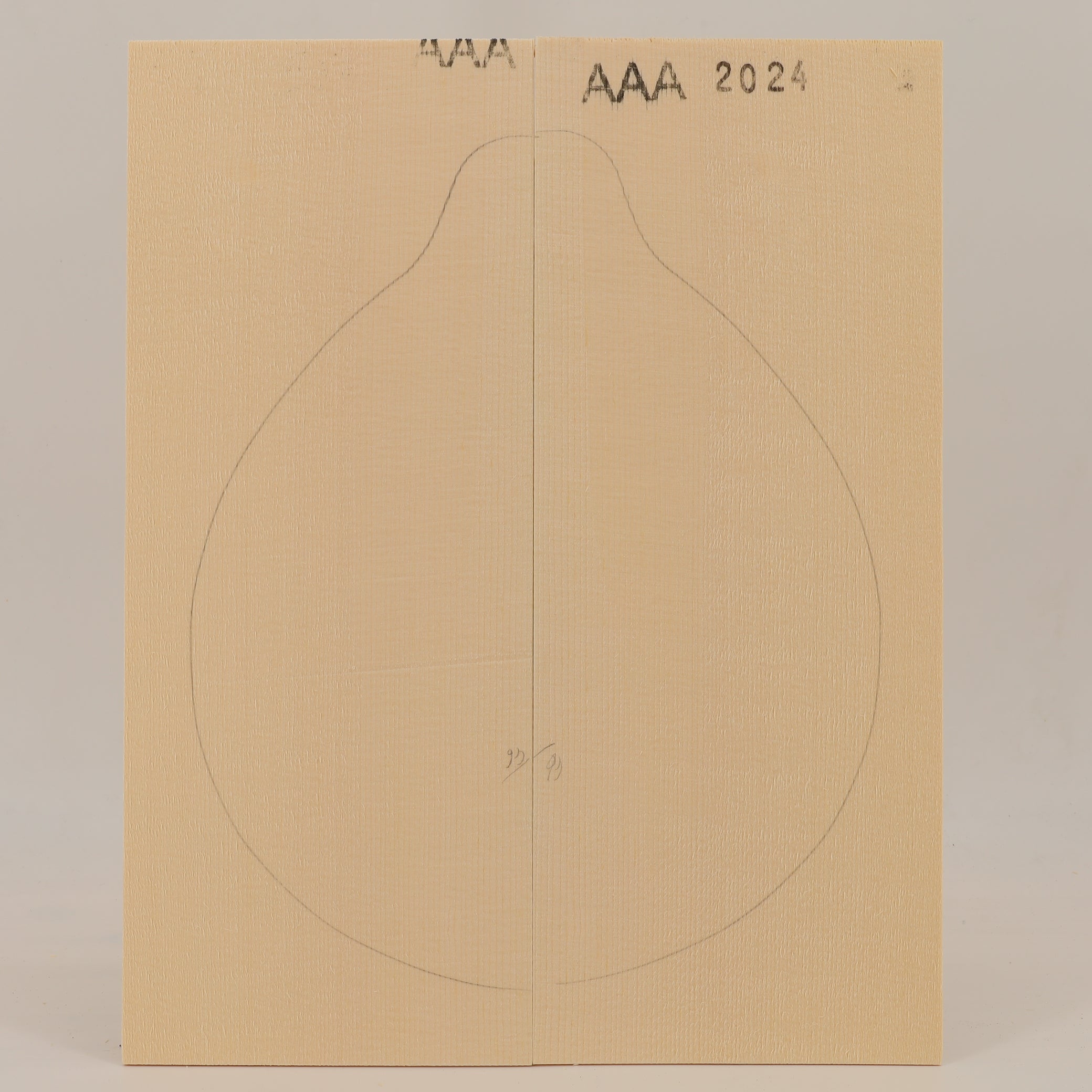 Spruce Top for Mandolin flat AAA (no. 2615)
