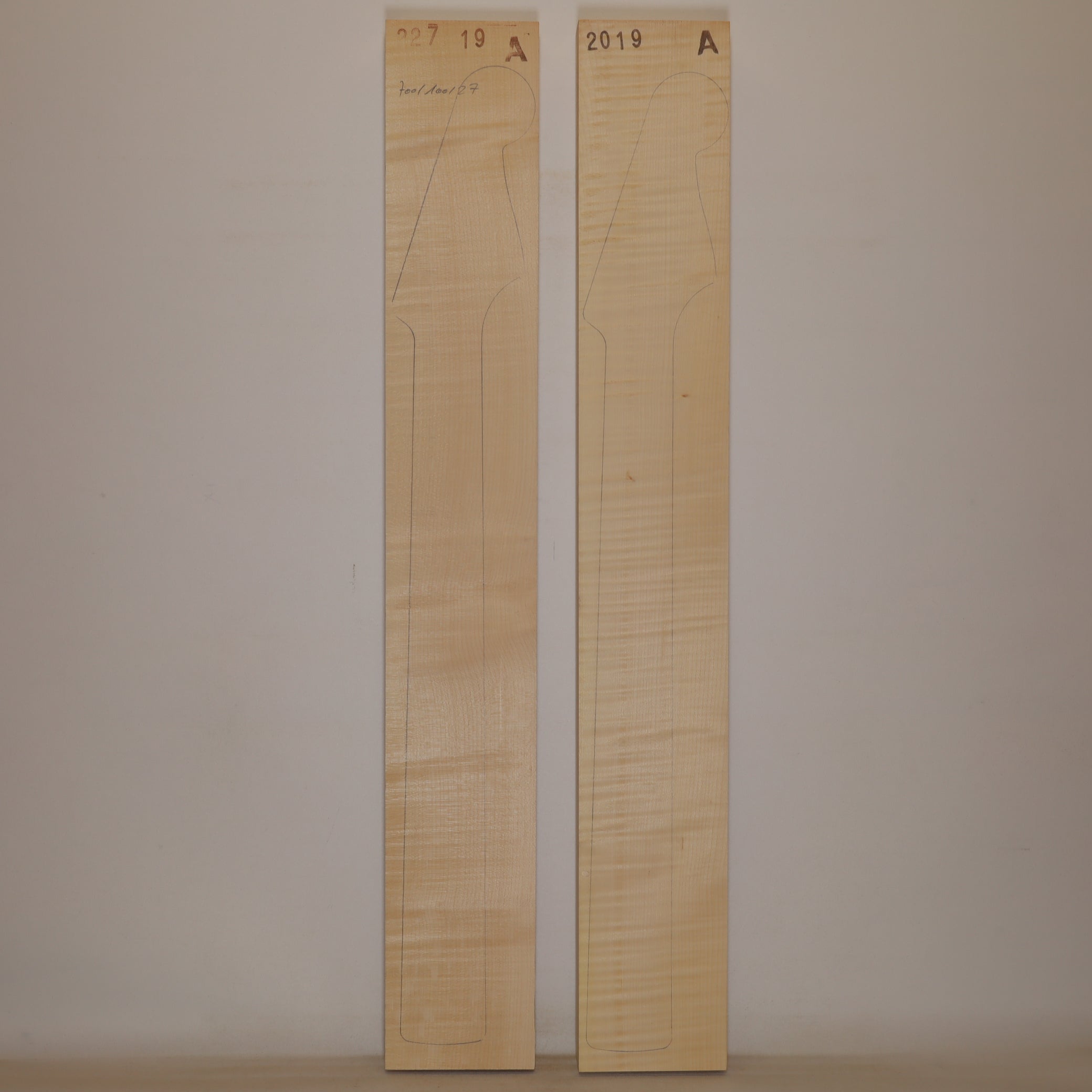 Pack of 2 Maple Necks 700x100x27 mm A - with buds (no. 995)