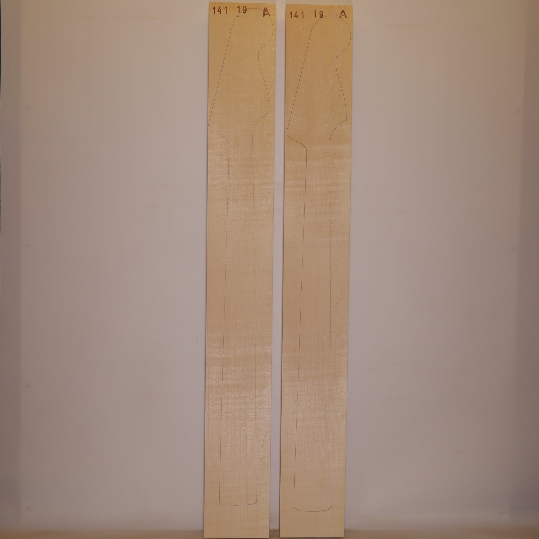 Pack of 2 Maple Necks 900x100x27 mm A - with buds (no. 1001)