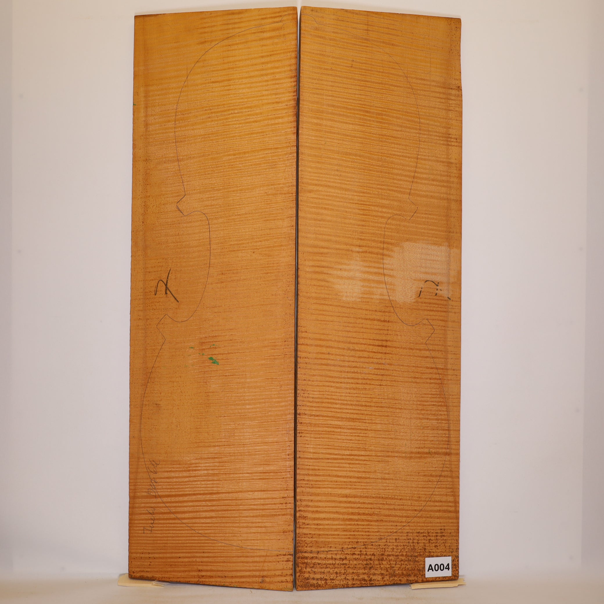 Maple Back for Cello old (no. A004)