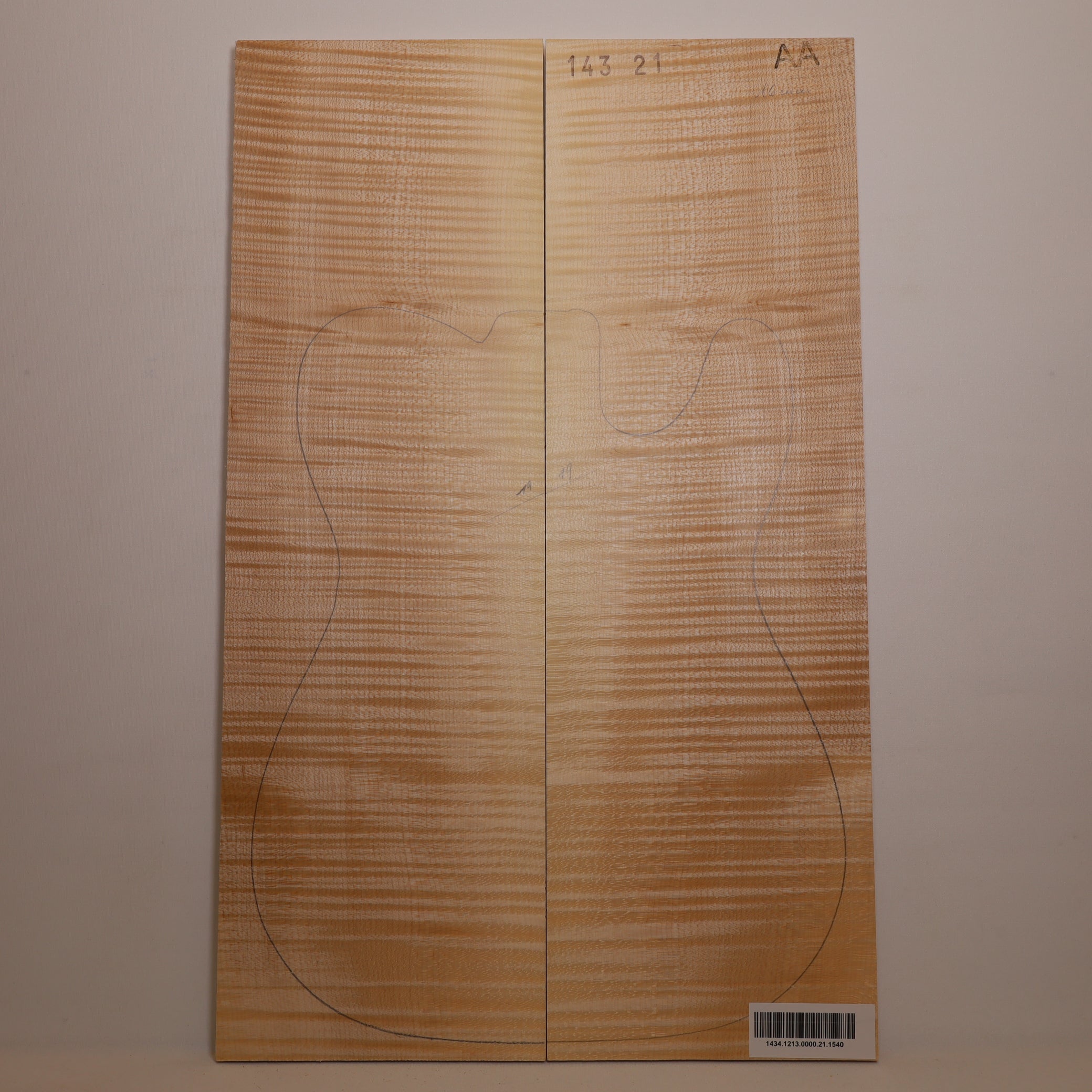 Maple Carved Top 2-piece for Electric Guitar AA (no. 1540)