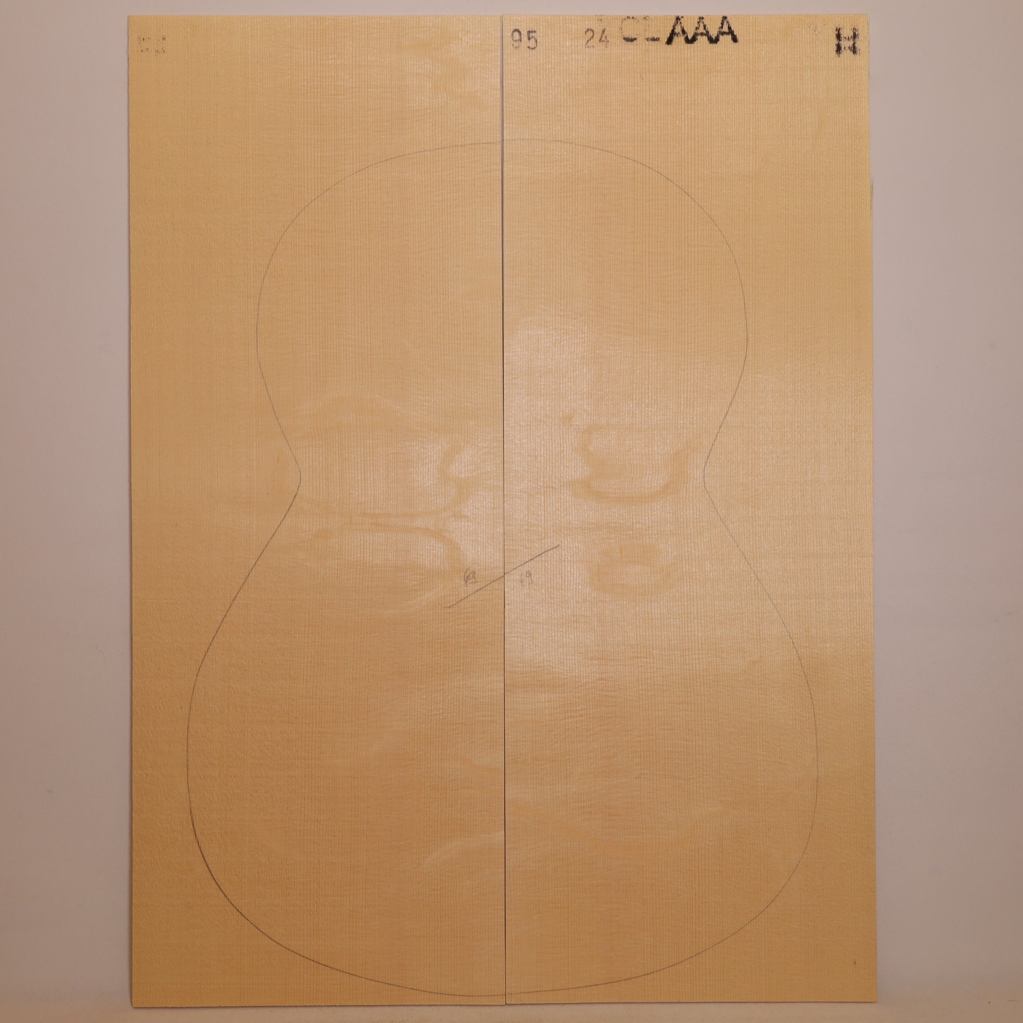 Spruce Top for Classical Guitar, heavy bearclaw, AAA (no. 768)