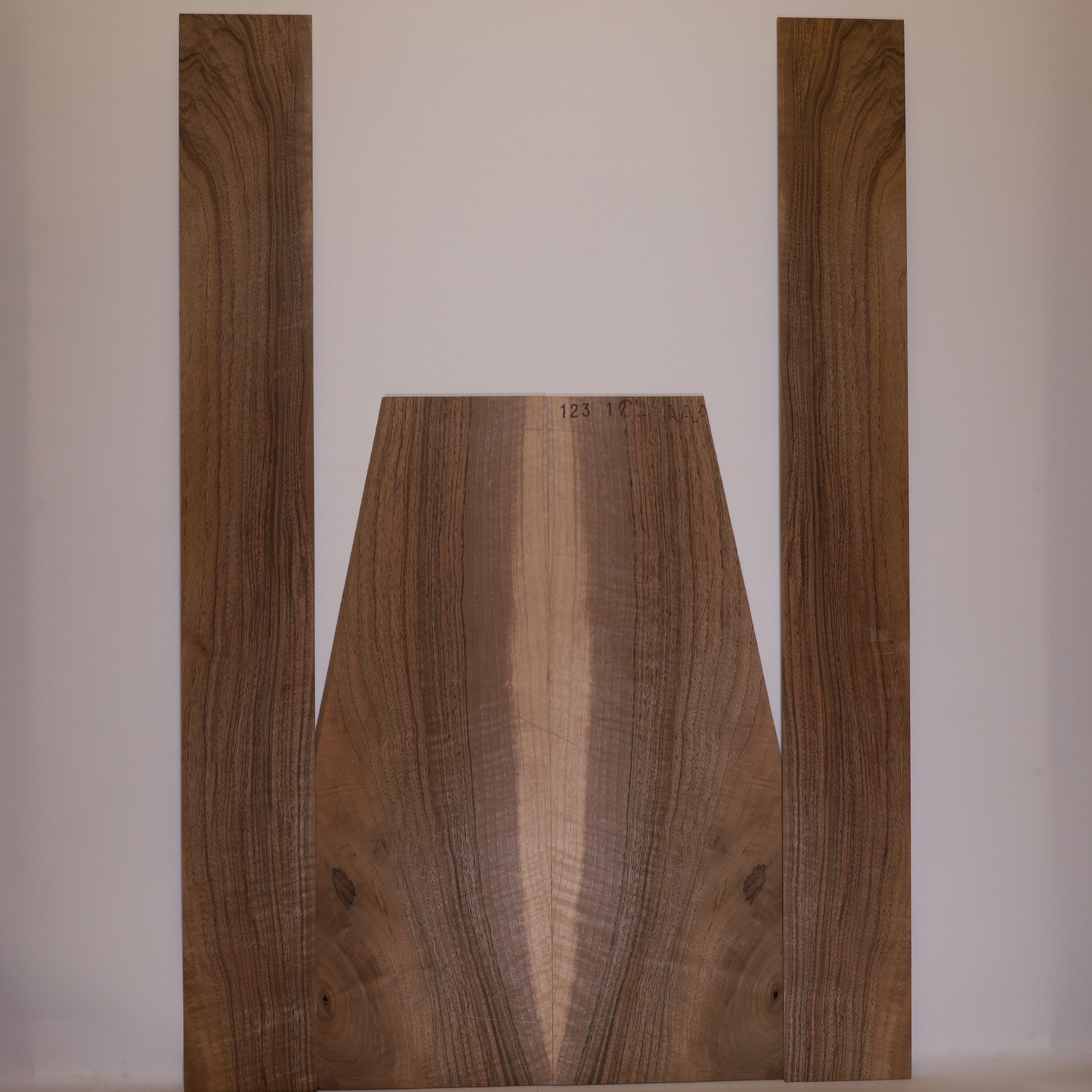 Walnut Set (Back/Sides) for Classical Guitar AAA (no. 334)