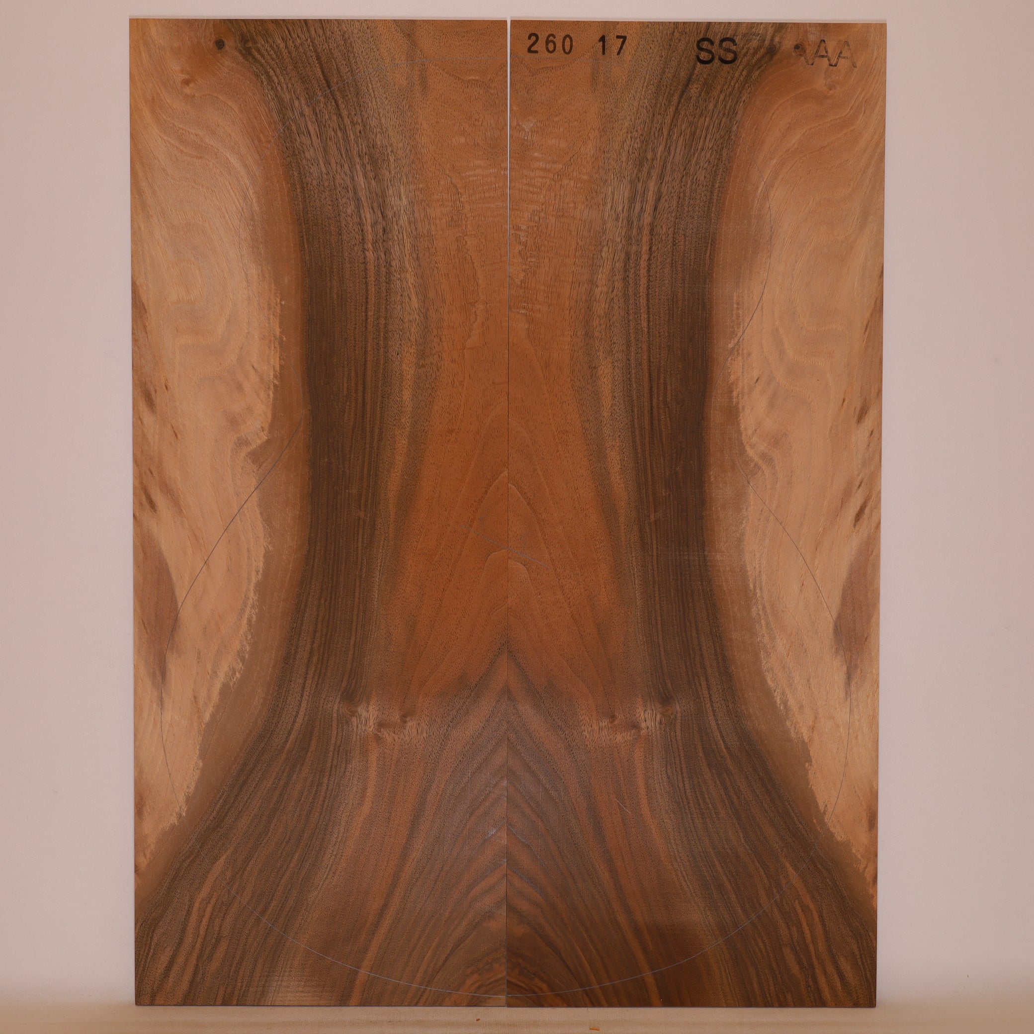 Walnut Back for Steel String Guitar AAA (no. 858)
