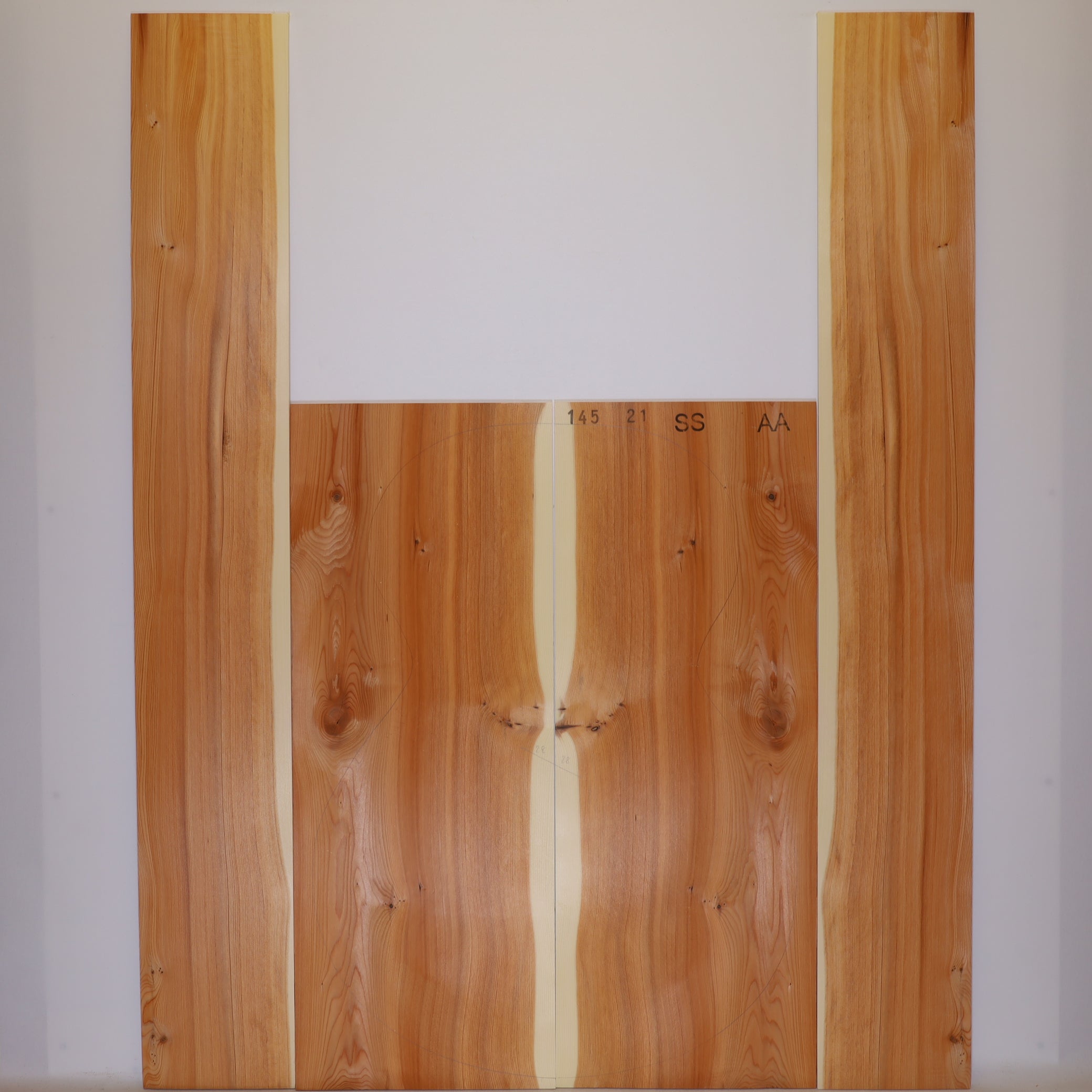 Yew Set (Back/Sides) for Steelstring Guitar AA (no. 370)