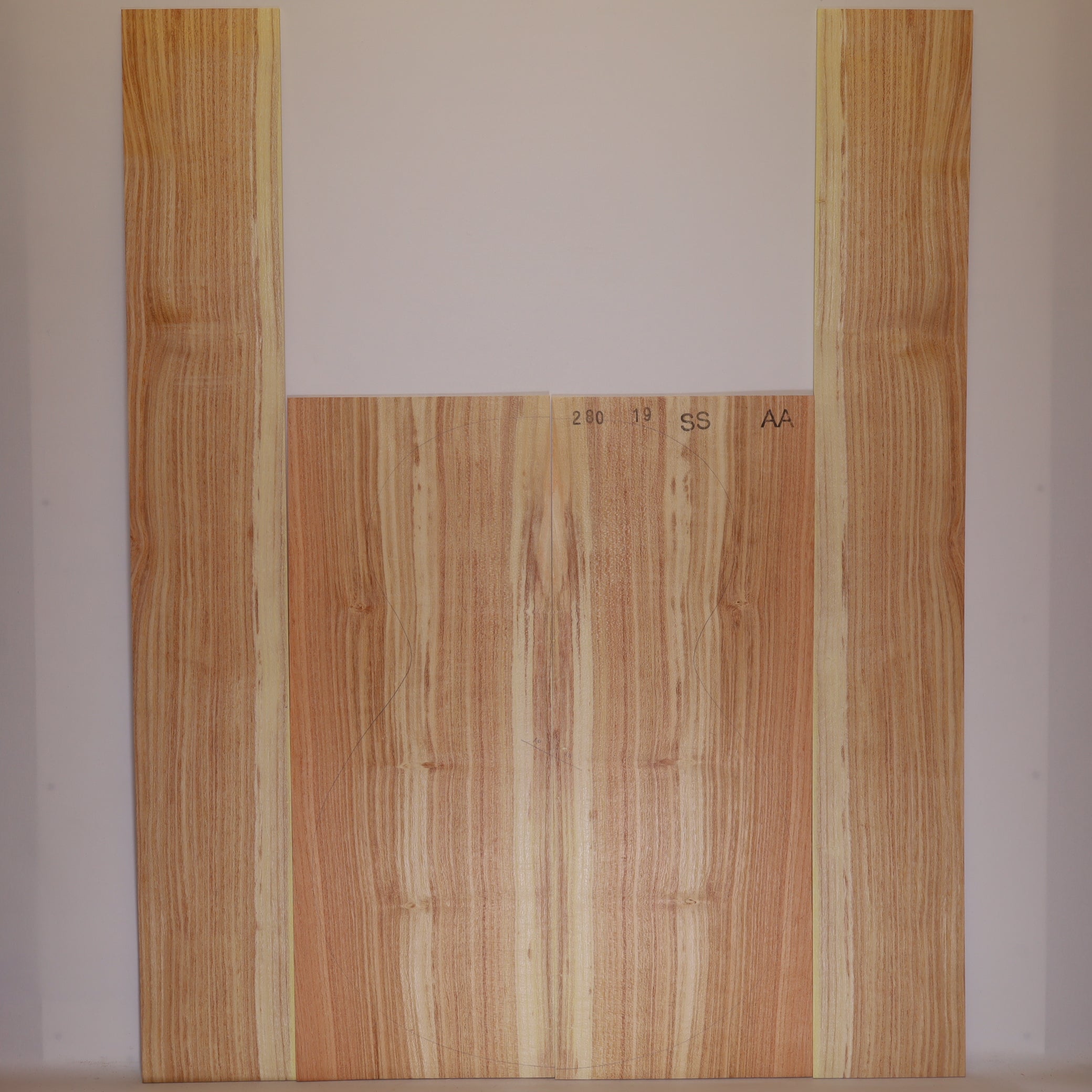 Gleditschie Set (Boden/Zargen) für Steelstring Gitarre AA (Nr. 344)