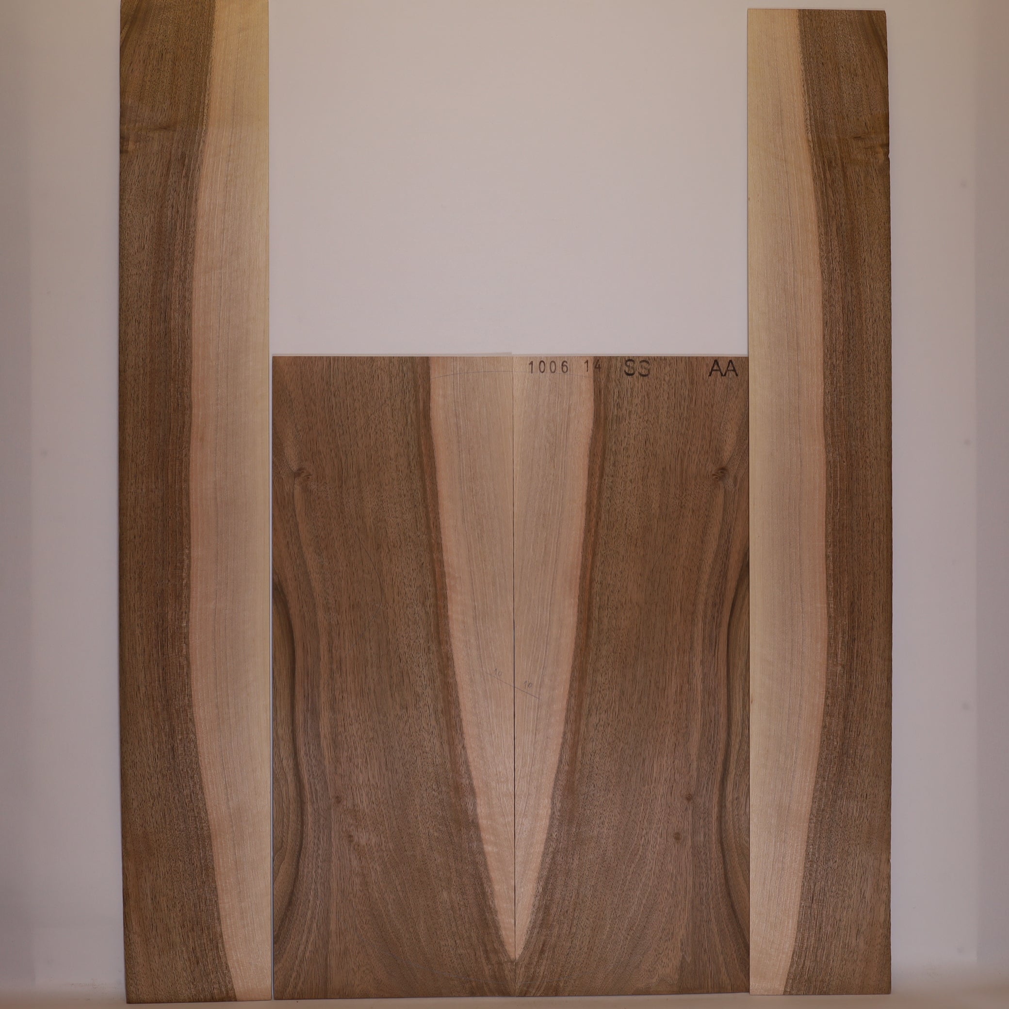 Nussbaum Set (Boden/Zargen) für Steelstring Gitarre AA (Nr. 327)