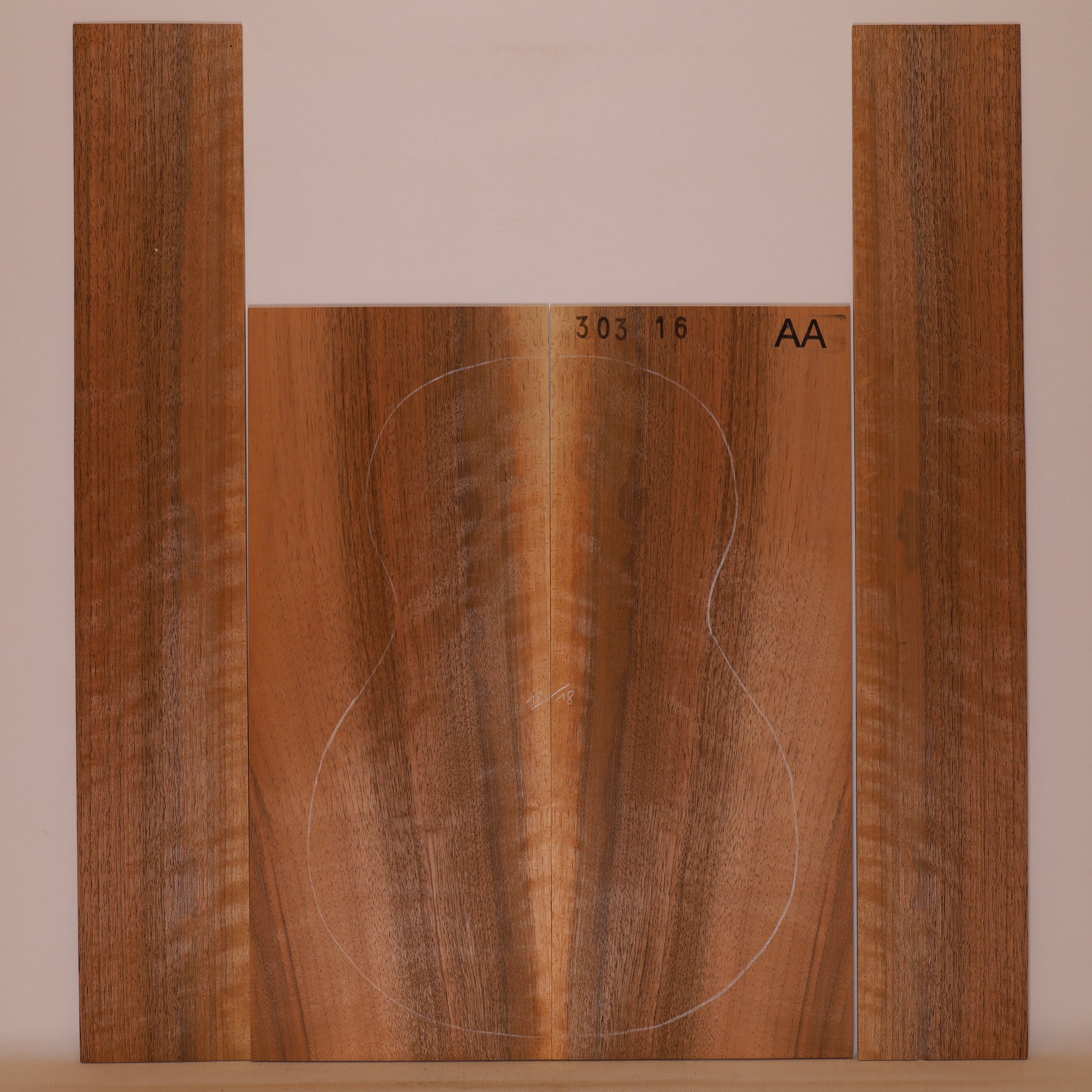 Walnut Set (Back/Sides) for Ukulele AA (no. 681)